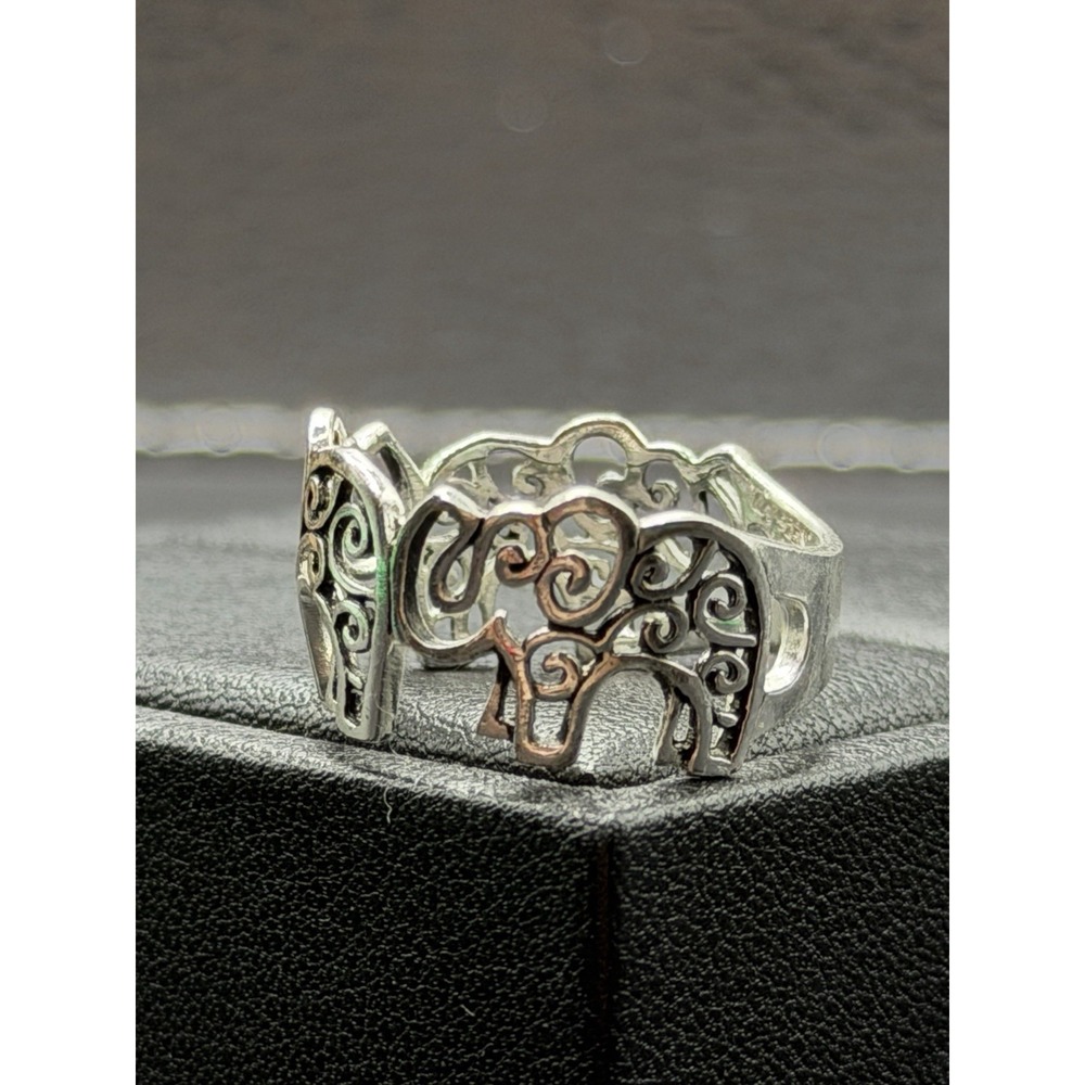 EUC Sterling Silver Elephant Scroll Ring Size 7 J30